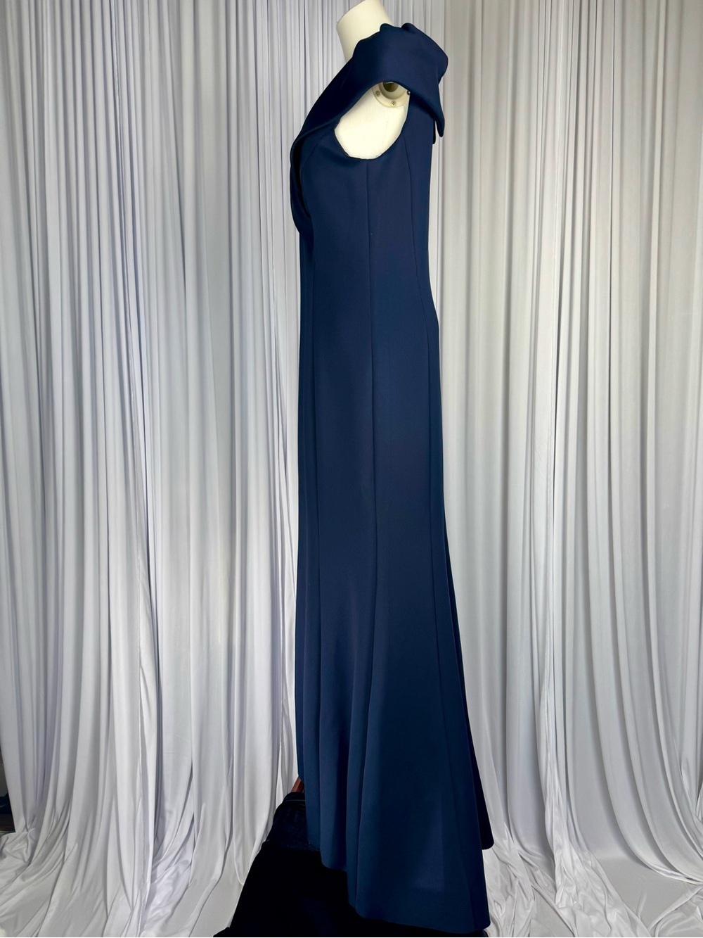 Jessica Howard Women's Sleeveless Portrait Collar Gown Navy Size 10 - Picture 5 of 16